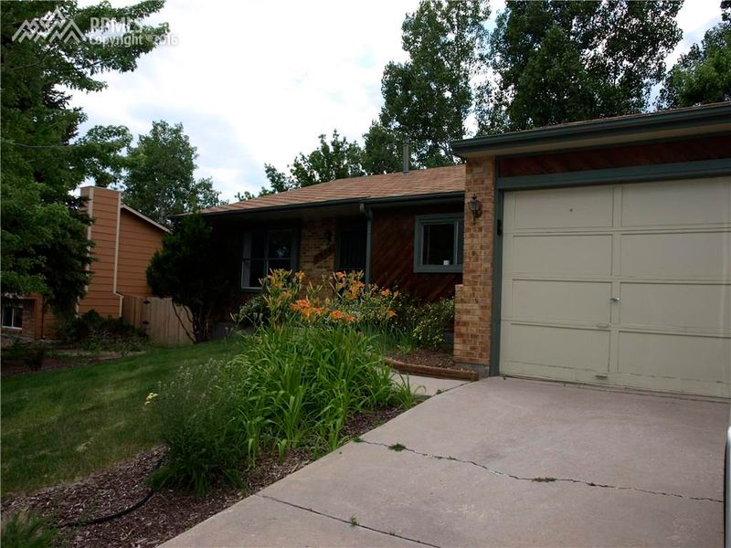 2910 Valarie Cir, Colorado Springs, CO 80917
