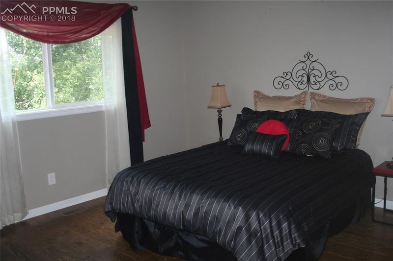 2910 Zephyr Dr, Colorado Springs, CO 80920
