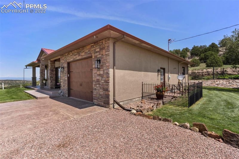 2911 Siloam Rd, Pueblo, CO 81005