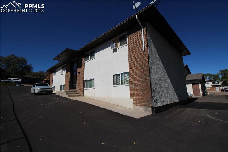 2913 Straus Ln, Colorado Springs, CO 80907