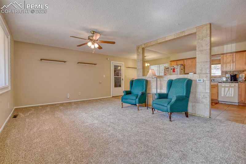 2914 Dorado Dr, Colorado Springs, CO 80910