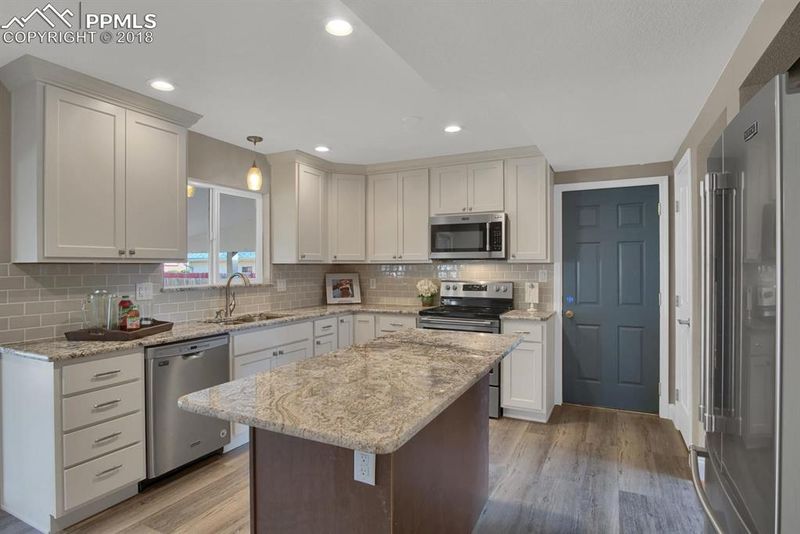 2915 Jon St, Colorado Springs, CO 80907