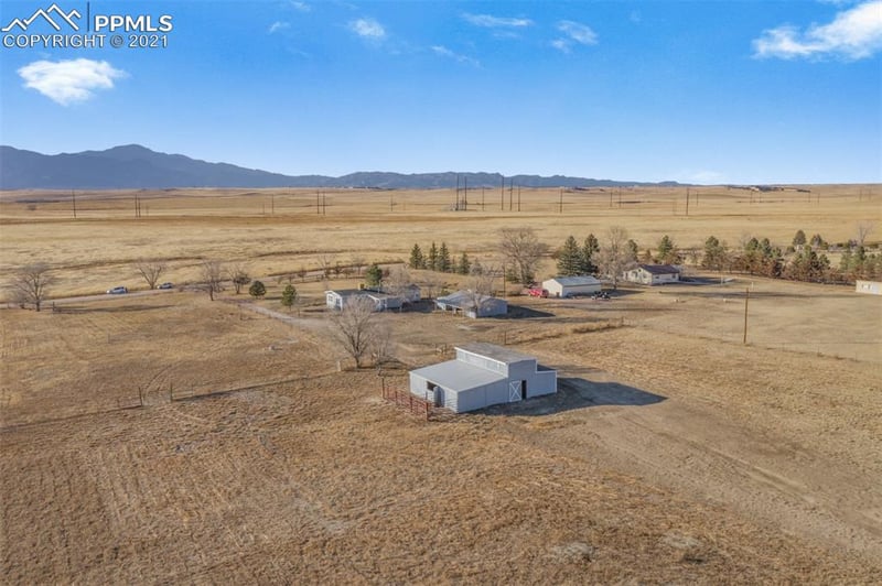 2915 Mockingbird Ln, Colorado Springs, CO 80929
