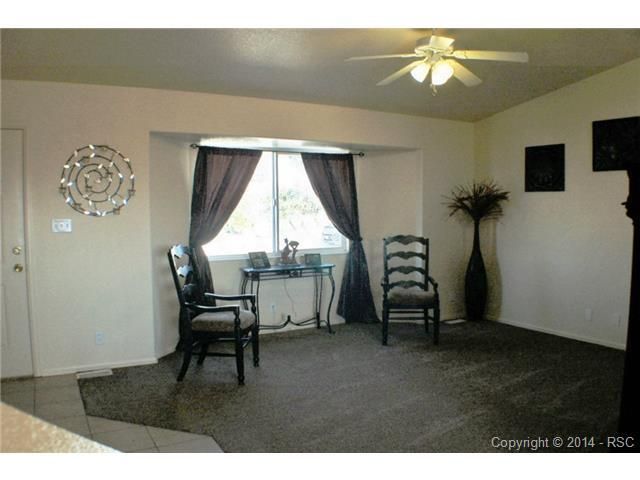 292 W Palomar Cir, Pueblo, CO 81007