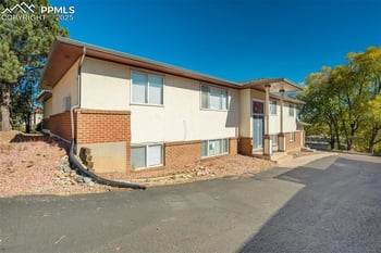 2921 Straus Ln, Colorado Springs, CO 80907