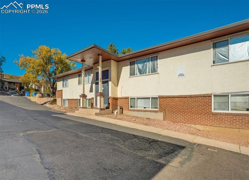 2921 Straus Ln, Colorado Springs, CO 80907