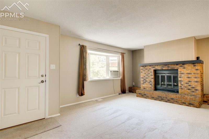 2922 Hudson St, Colorado Springs, CO 80910