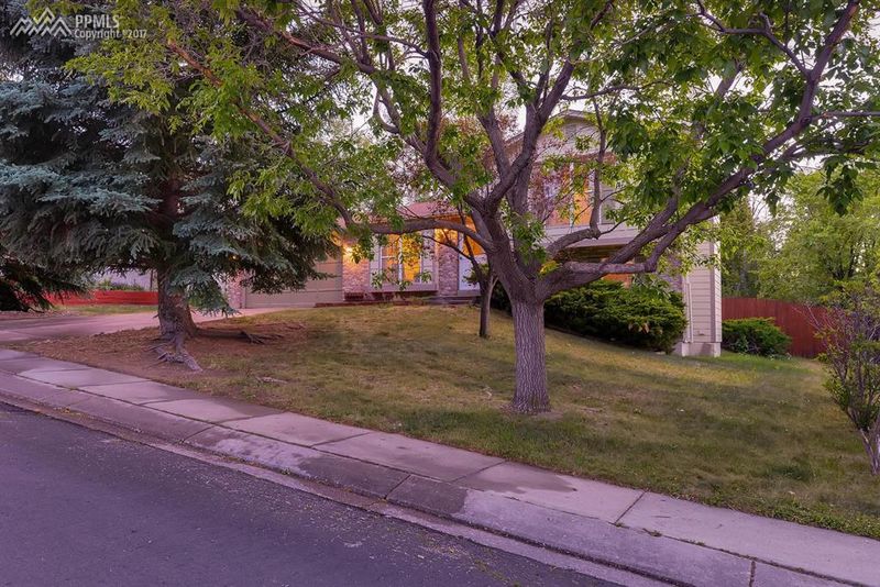 2925 Reuben Dr, Colorado Springs, CO 80918