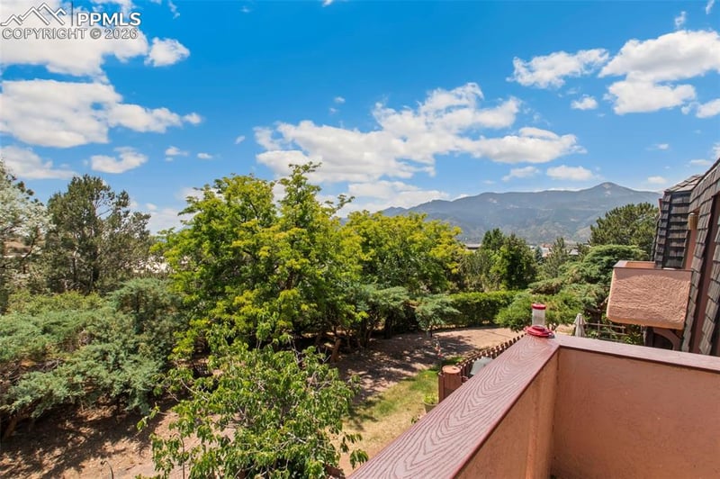 2927 Mesa Rd #C, Colorado Springs, CO 80904