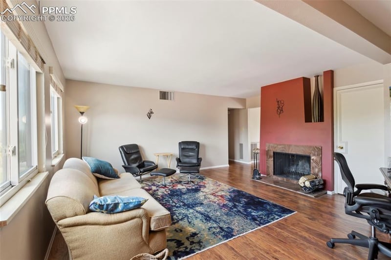 2927 Mesa Rd #C, Colorado Springs, CO 80904