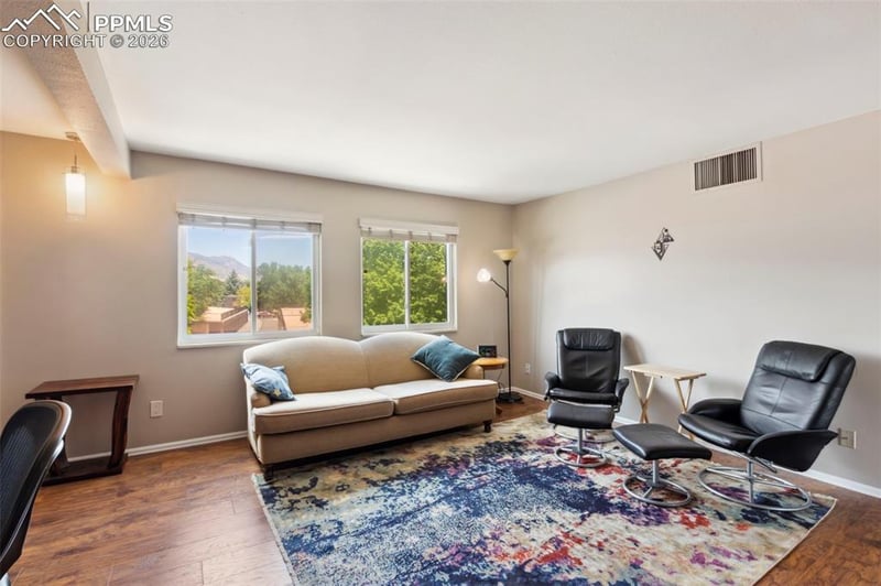 2927 Mesa Rd #C, Colorado Springs, CO 80904