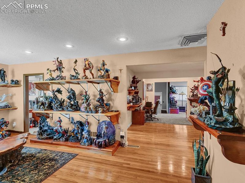 2930 Skyview Ave, Pueblo, CO 81008