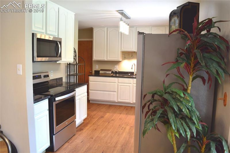 2932 Illinois Ave, Colorado Springs, CO 80907