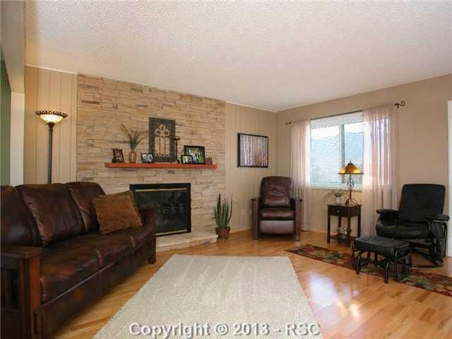 2935 Mesa Rd, Colorado Springs, CO 80904