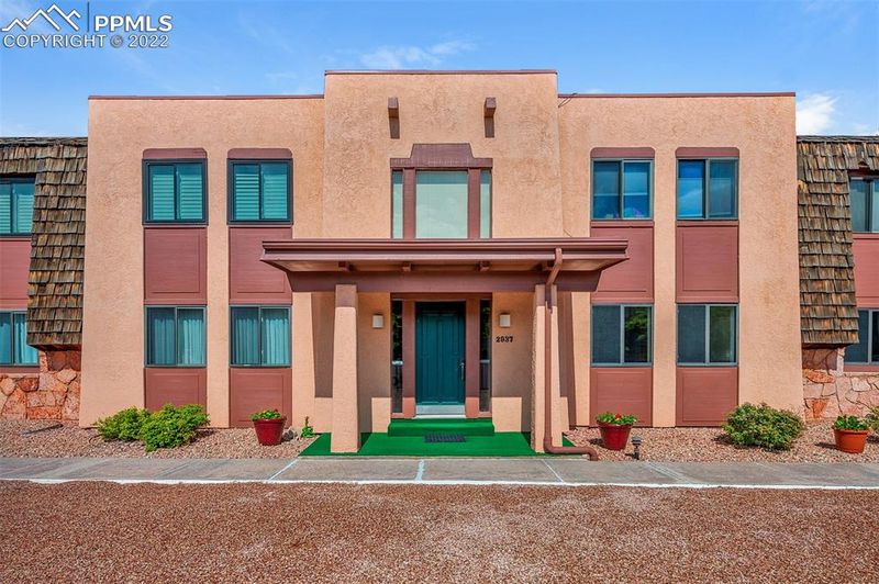 2937 Mesa Rd #B, Colorado Springs, CO 80904