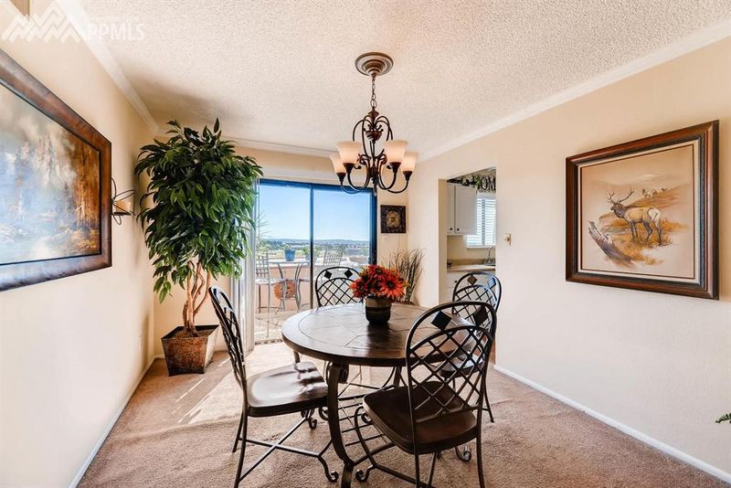2937 Mesa Rd #C, Colorado Springs, CO 80904