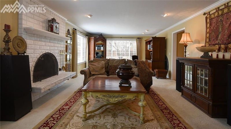 2940 Shoreham Cir, Colorado Springs, CO 80906