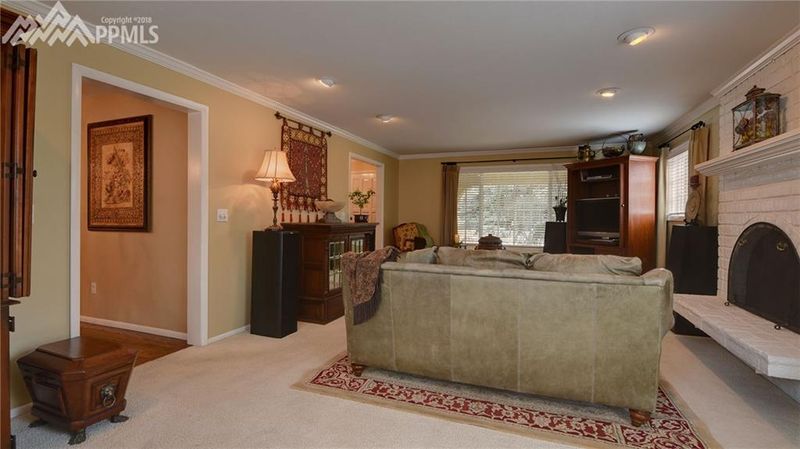 2940 Shoreham Cir, Colorado Springs, CO 80906