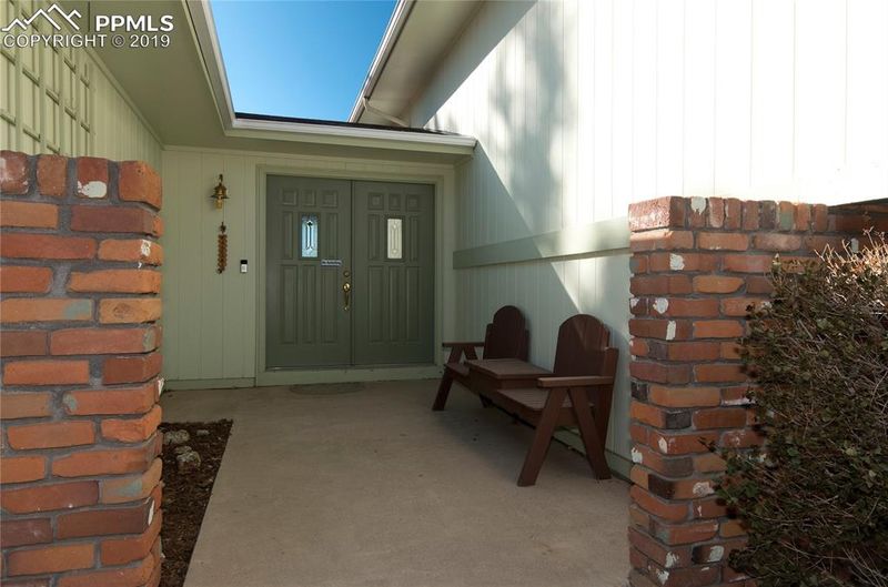 2945 Cortina Dr, Colorado Springs, CO 80918