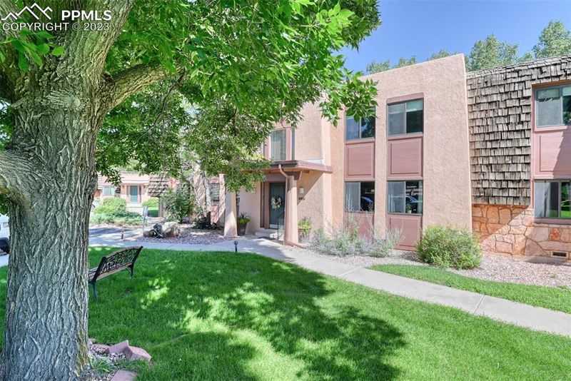 2963 Mesa Rd #A, Colorado Springs, CO 80904
