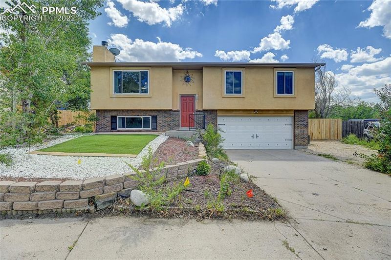 2999 Maverick Dr, Colorado Springs, CO 80918