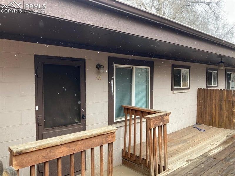 3 Arapahoe Pl, Manitou Springs, CO 80829