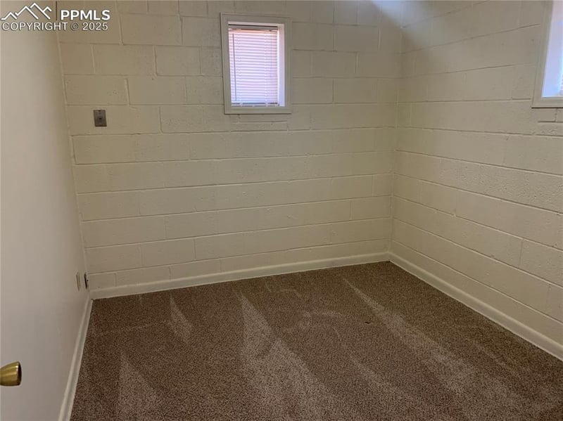 3 Arapahoe Pl, Manitou Springs, CO 80829