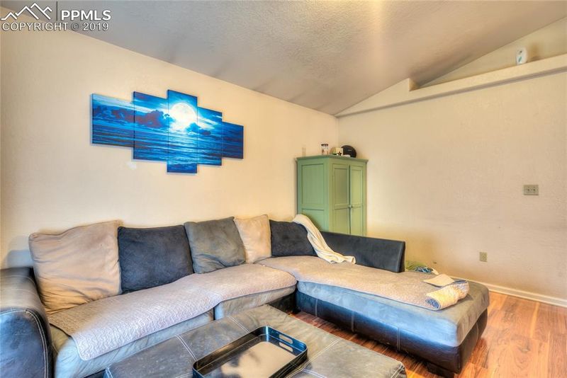 3 Norwich Cir, Pueblo, CO 81003