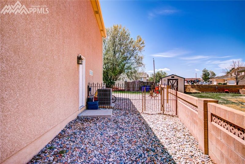 3 Thames Ct, Pueblo, CO 81005