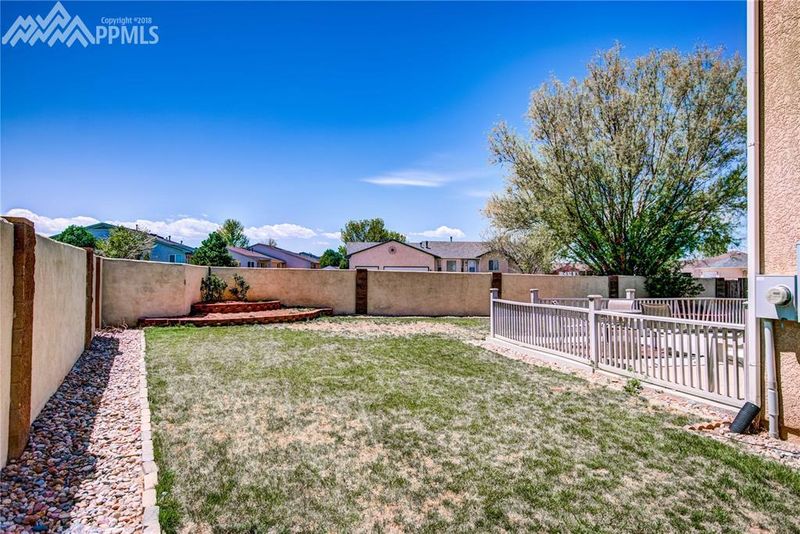 3 Thames Ct, Pueblo, CO 81005