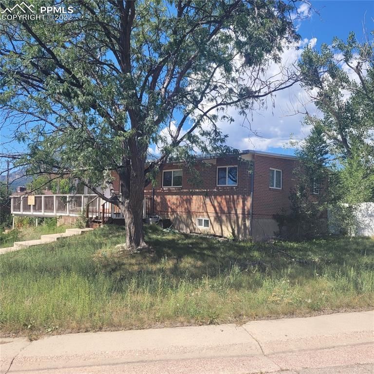 30 E Clover Cir, Colorado Springs, CO 80906