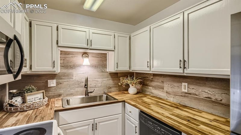 30 Stovel Cir, Colorado Springs, CO 80916