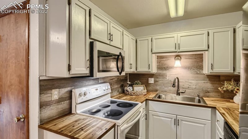 30 Stovel Cir, Colorado Springs, CO 80916