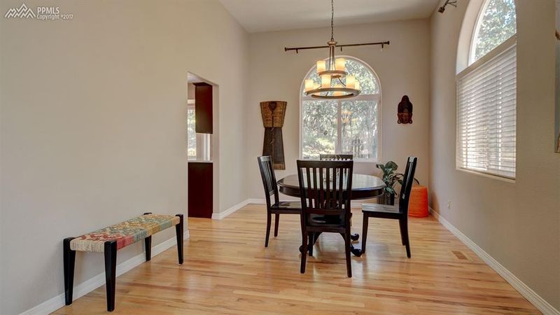 30 Villegreen St, Colorado Springs, CO 80906