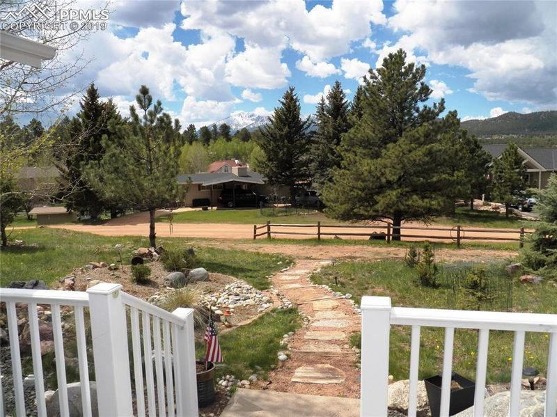 300 Comanche Trl, Woodland Park, CO 80863