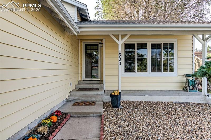 300 Quail Ridge Cir, Highlands Ranch, CO 80126