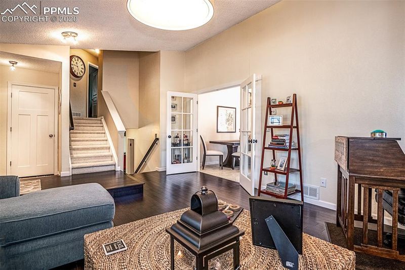300 Quail Ridge Cir, Highlands Ranch, CO 80126