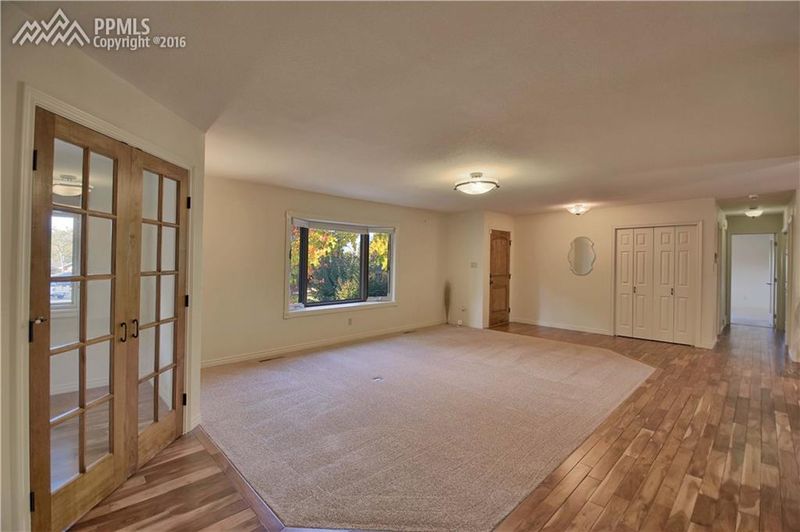 3015 Highland Dr, Colorado Springs, CO 80909
