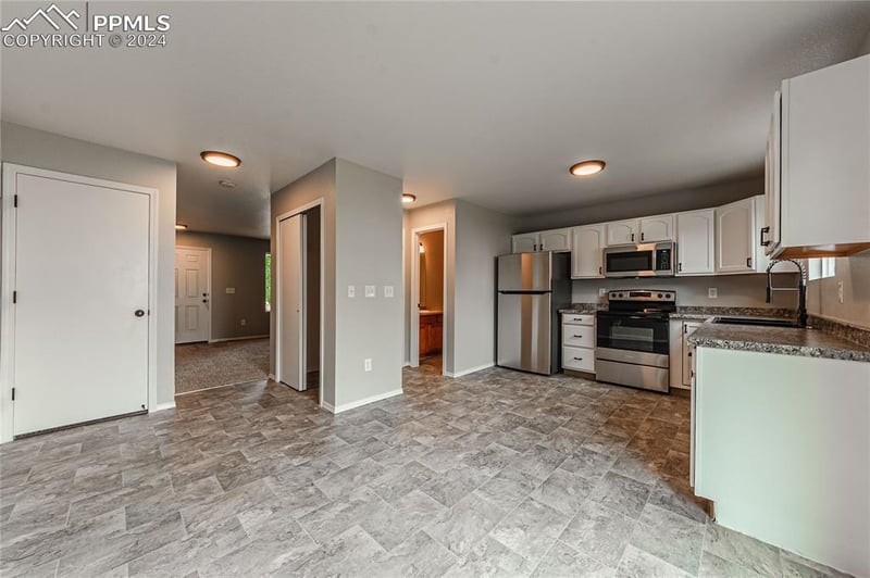 302 Audubon Dr, Colorado Springs, CO 80910