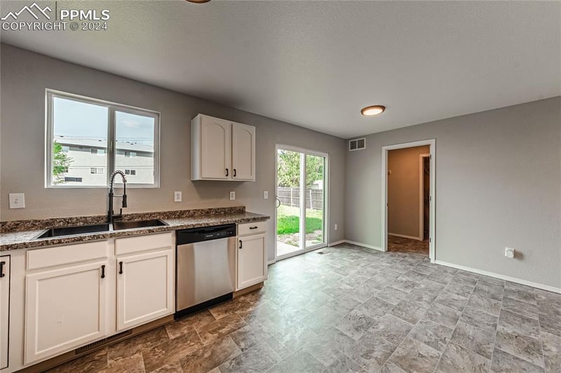302 Audubon Dr, Colorado Springs, CO 80910