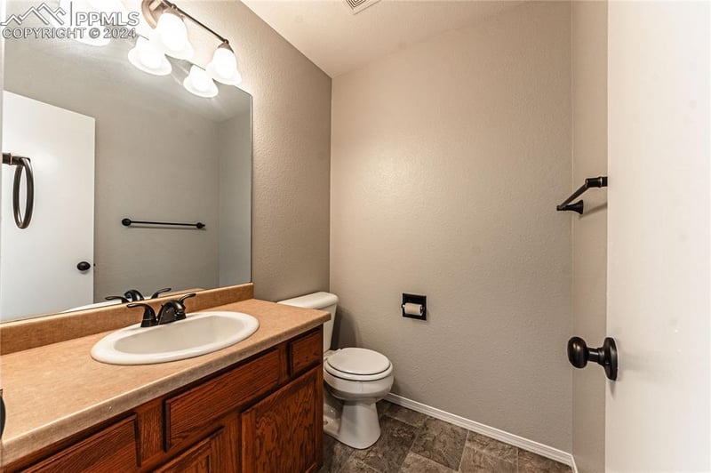 302 Audubon Dr, Colorado Springs, CO 80910