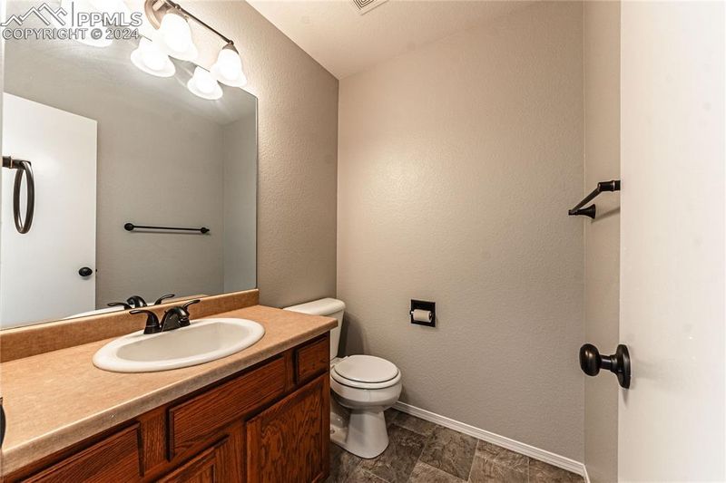 302 Audubon Dr, Colorado Springs, CO 80910