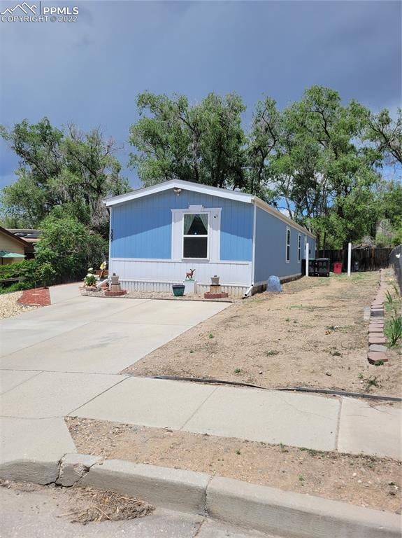 302 Comanche Village Dr, Fountain, CO 80817