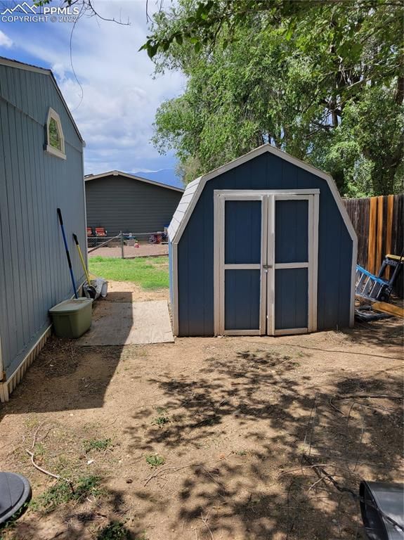 302 Comanche Village Dr, Fountain, CO 80817
