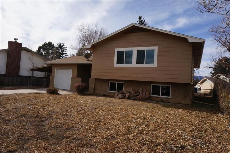 302 Dexter St, Colorado Springs, CO 80911