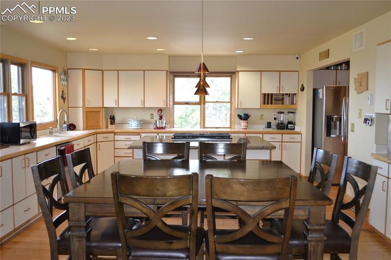 3020 Electra Dr, Colorado Springs, CO 80906