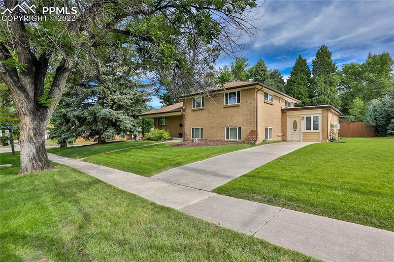 3022 W Fontanero St, Colorado Springs, CO 80904