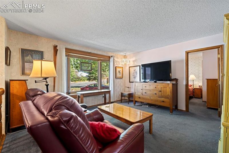 3025 Vickers Dr, Colorado Springs, CO 80918