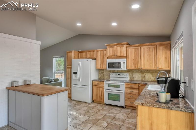 3036 W Whileaway Cir, Colorado Springs, CO 80917