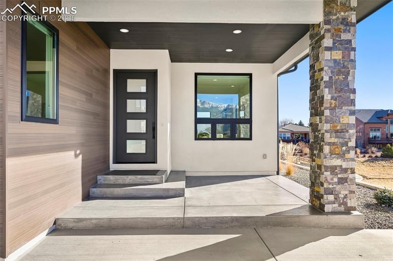 3043 Treeline Vw, Colorado Springs, CO 80904